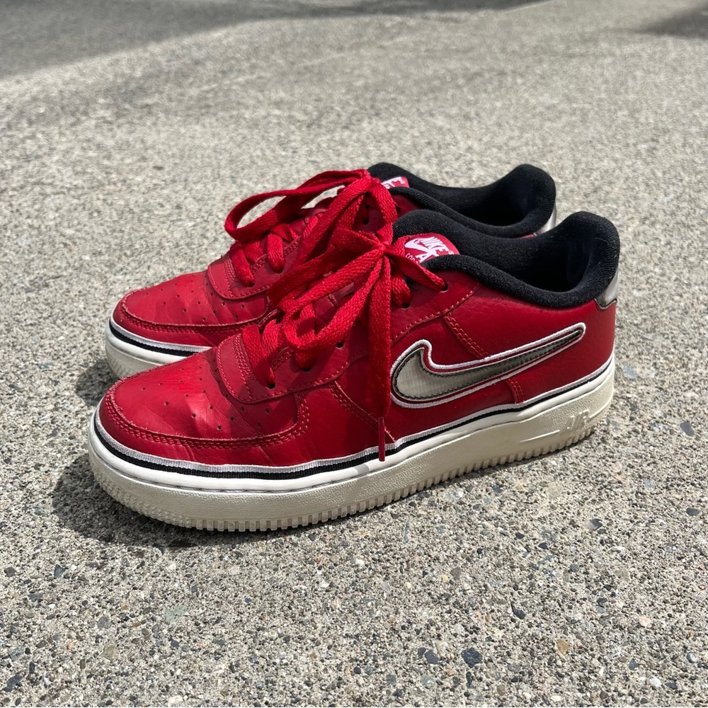2018
Air Force 1 '07 LV8 Sport 'Bulls'🚨🏀